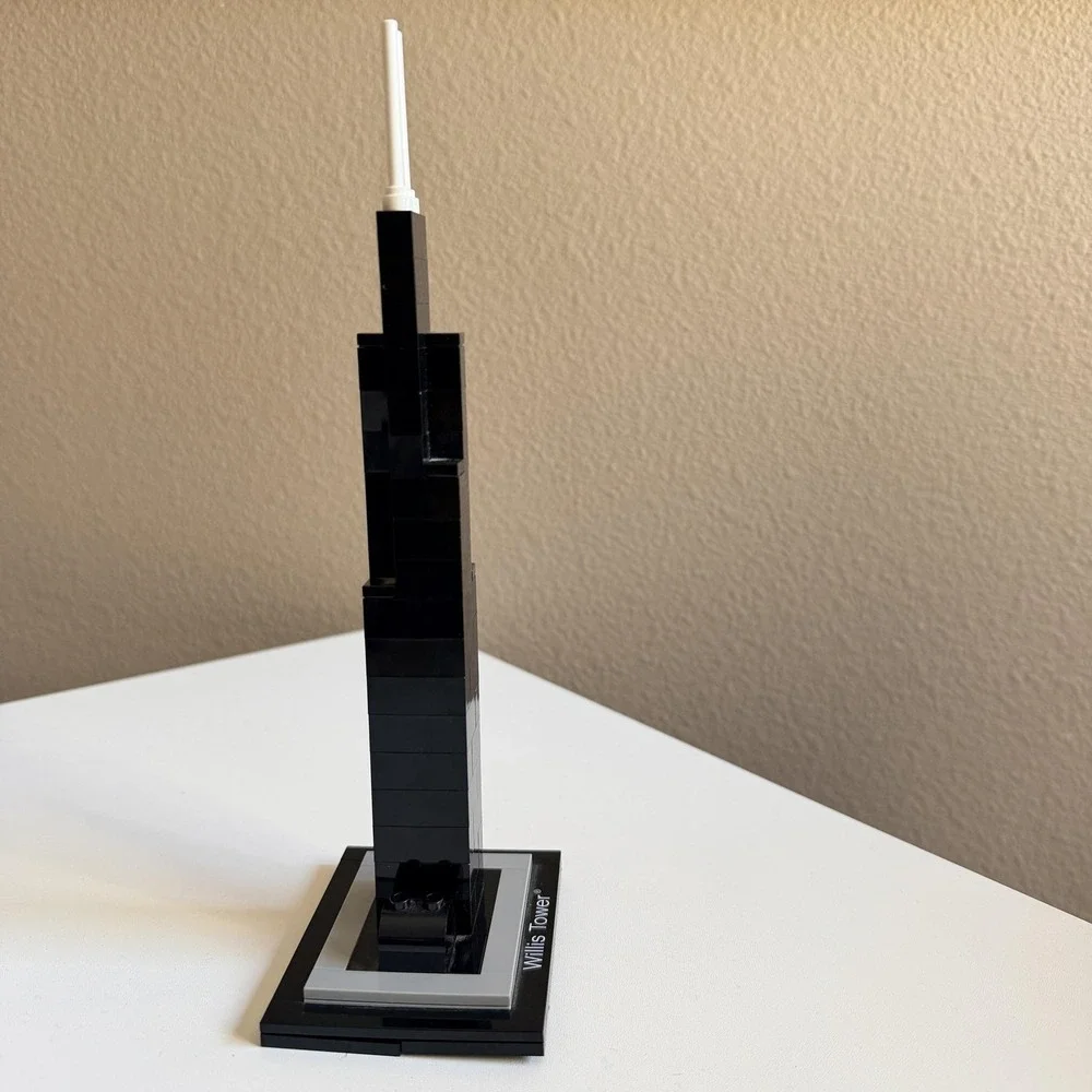 LEGO Architecture Willis Tower 21000 Chicago 100% Complete Retired 2011